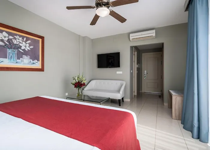 洛斯阿科斯酒店 酒店